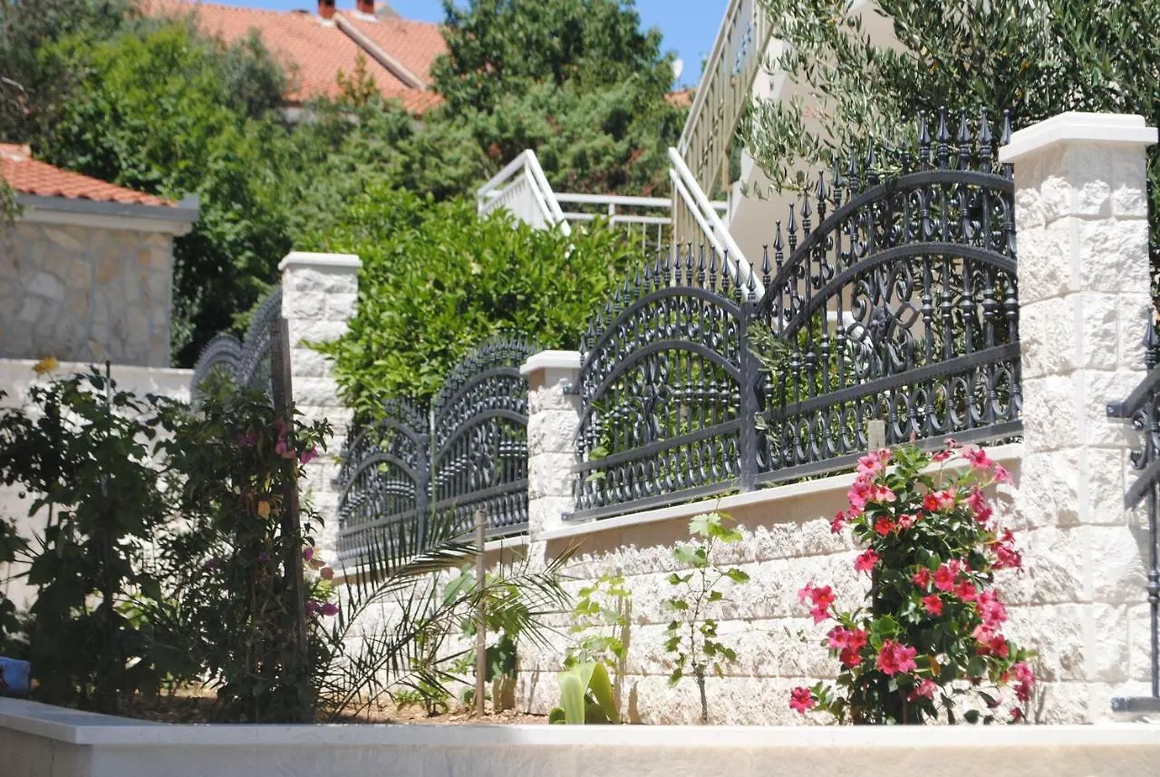 Ciovo Apartments Trogir 0*,  Croatia