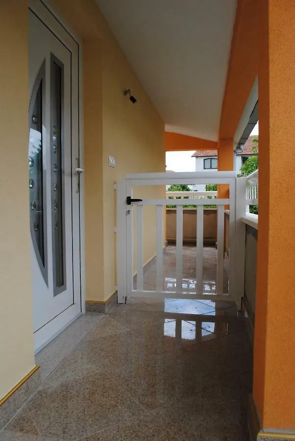 Ciovo Apartments Trogir 0*,