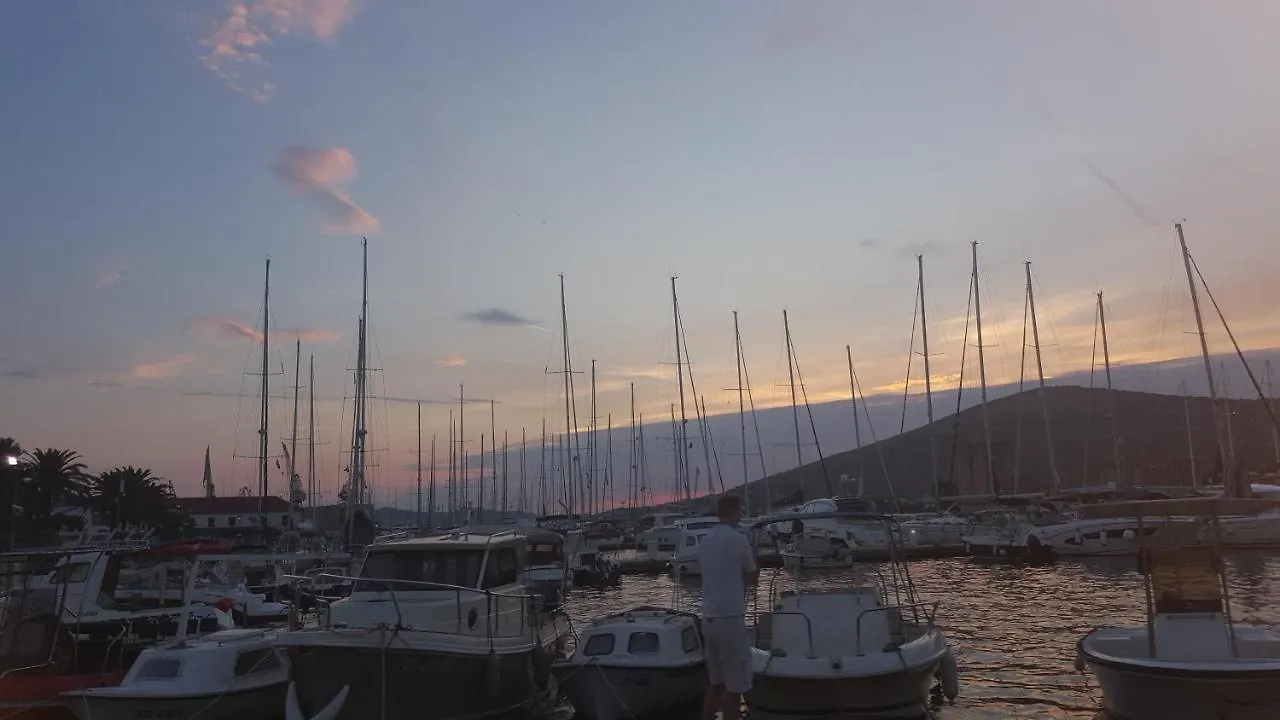 Ciovo Apartments Trogir 0*,
