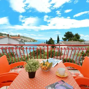 Apartment House Juretic - 50 M From The, Trogir