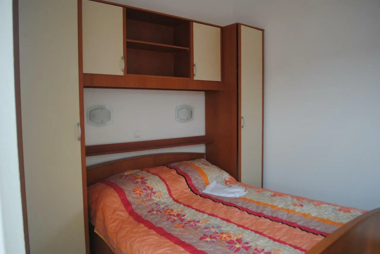 Ciovo Apartments 트로기르